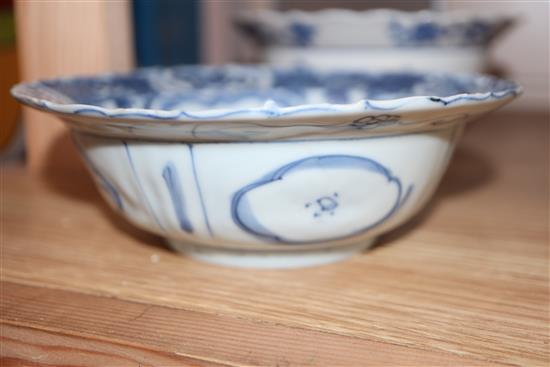 A Chinese blue and white kraak bowl, c.1640 and a 19th century Chinese blue and white bowl largest diameter 15.5cm